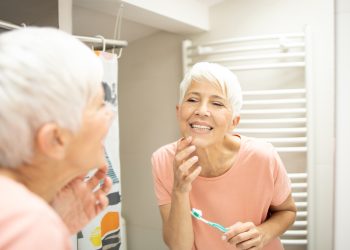 E bom usar bicarbonato nos dentes scaled