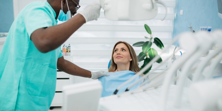 Como e feita a anestesia do dentista Esclareca X duvidas scaled