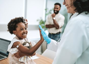 Quais sao as vacinas obrigatorias para adultos e criancas scaled