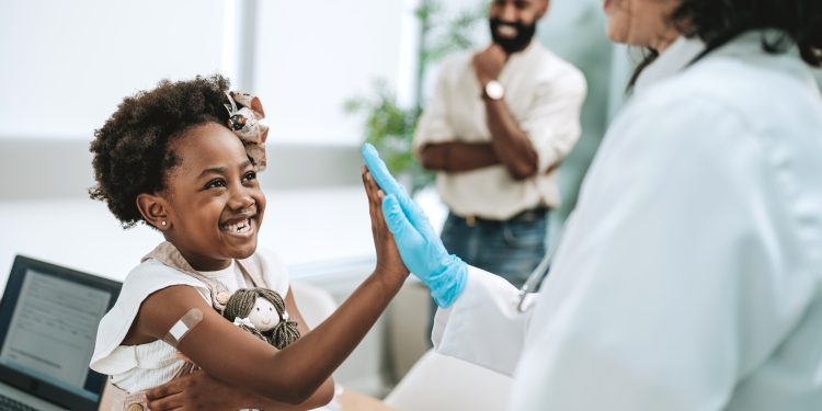 Quais sao as vacinas obrigatorias para adultos e criancas scaled