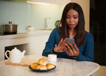 Seu celular está dominando sua vida? 5 sinais que você precisa prestar atenção!