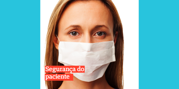 Mulher loira de mascara protetora com frase: "Segurança do paciente"