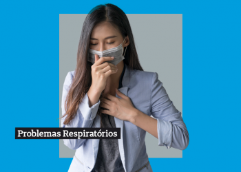 Mulher segurando uma máscara sobre o rosto, com o escrito "problemas respiratórios" na imagem