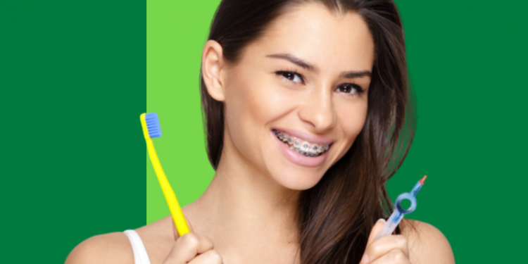 Como escovar os dentes com aparelho? Veja 7 dicas