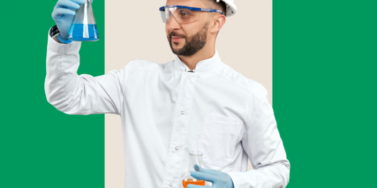 homem, químico, analisando substâncias ácidas, capa do conteúdo sobre o que fazer no caso de contato com substâncias ácidas