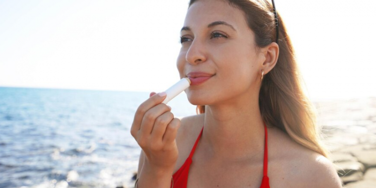 Conheça cuidados para a saúde dos lábios no verão