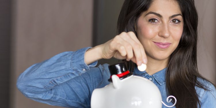 Poupar dinheiro não precisa ser uma meta distante. 6 dicas de como fazer isso de forma simples!