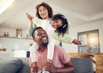 Como reforçar a segurança das crianças em casa durante as férias?