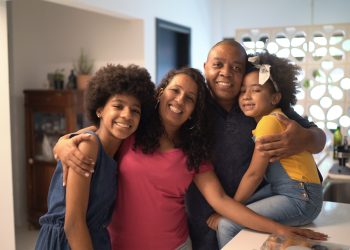 Parentalidade: como superar desafios e garantir o cuidado com as crianças?