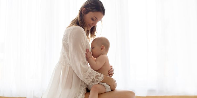 Amamentando e tomando remédios? Entenda tudo sobre a segurança do seu bebê!